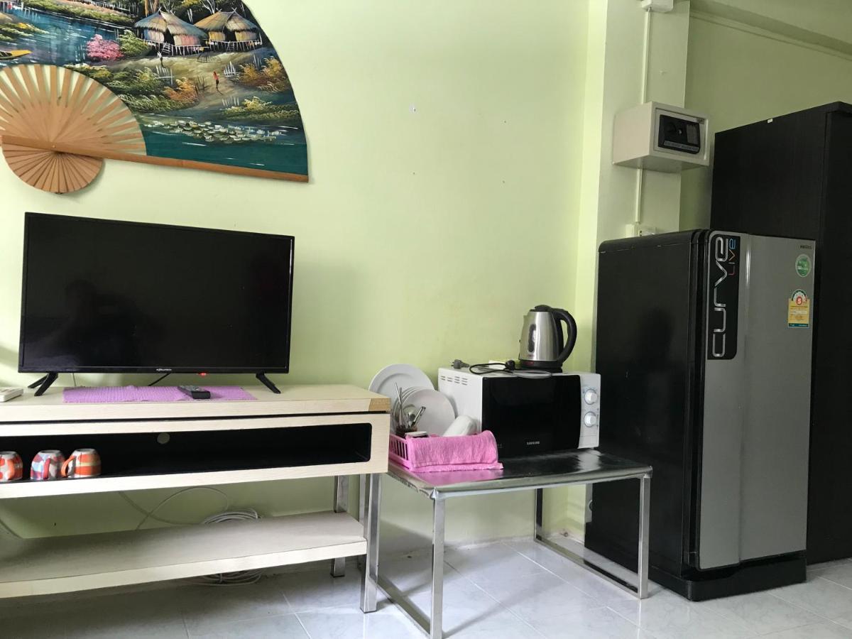 Sv. House Hotell Jomtien Beach Exteriör bild