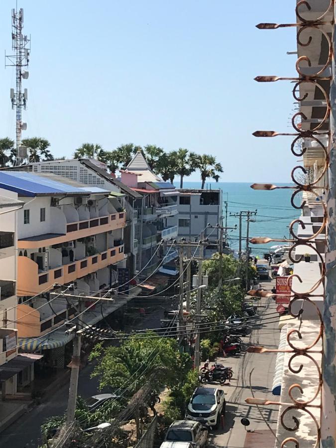 Sv. House Hotell Jomtien Beach Exteriör bild