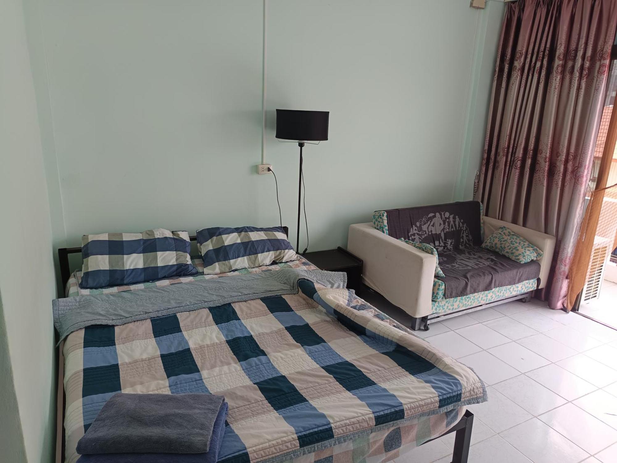 Sv. House Hotell Jomtien Beach Exteriör bild