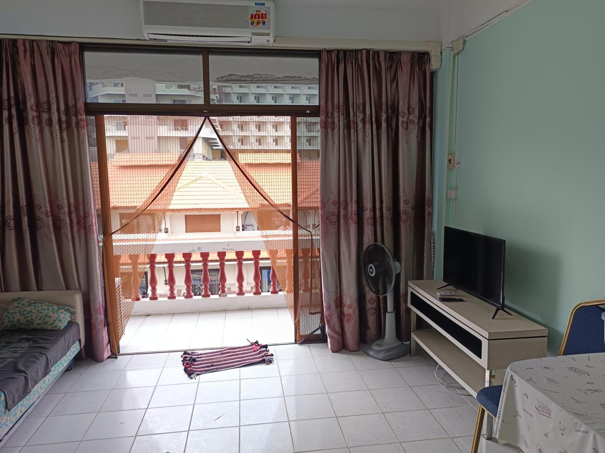 Sv. House Hotell Jomtien Beach Exteriör bild